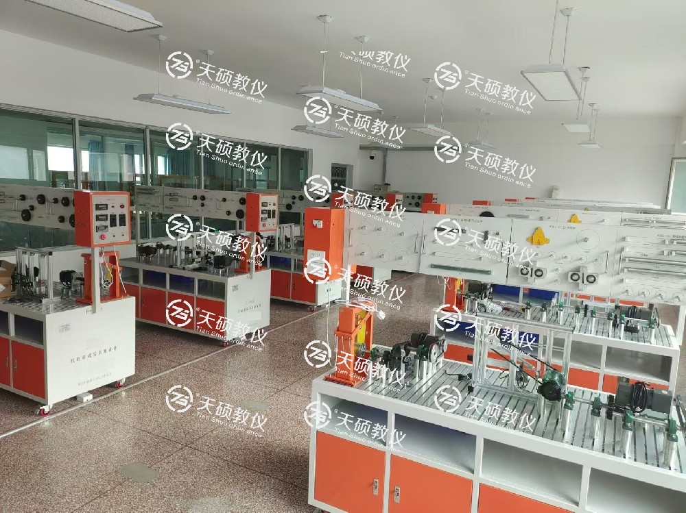 烏魯木齊技師學(xué)院 電氣工程及機(jī)電裝調(diào)實(shí)訓(xùn)室設(shè)備采購(gòu)項(xiàng)目  順利安裝、調(diào)試、培訓(xùn)、驗(yàn)收通過(guò)！