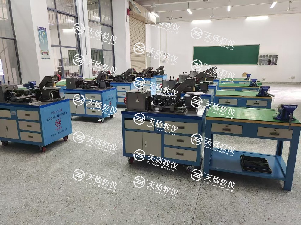 廣東省技師學(xué)院機(jī)械設(shè)備裝備與自動(dòng)控制專業(yè)建設(shè)項(xiàng)目順利安裝、調(diào)試、驗(yàn)收通過(guò)！